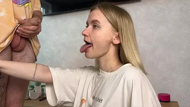 Adelovenick on StripChat