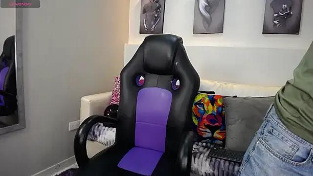 AdrianRinaldi on StripChat