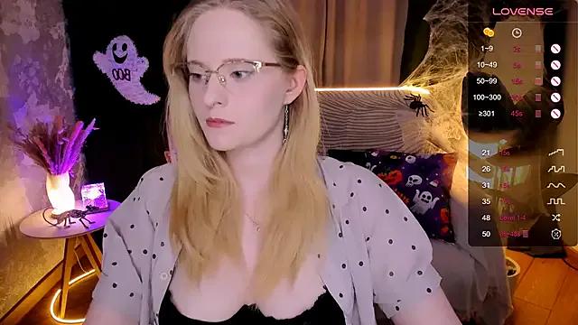 Aemilia_ on StripChat