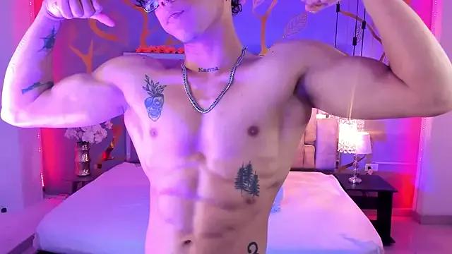 AkazaBoy_ on StripChat