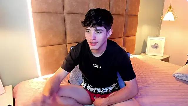 AlejooTwink on StripChat