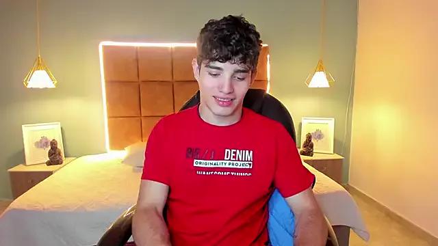 AlejooTwink on StripChat