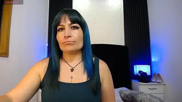 alicia_moom on StripChat