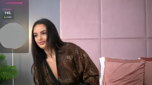 AlmaLuv on StripChat