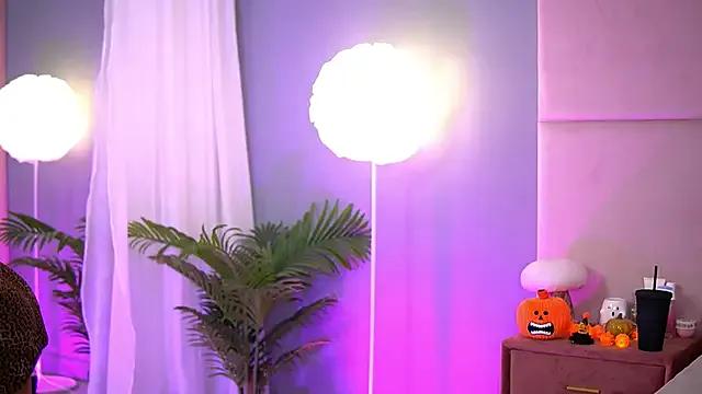 AlmaLuv on StripChat