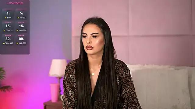 AlmaLuv on StripChat