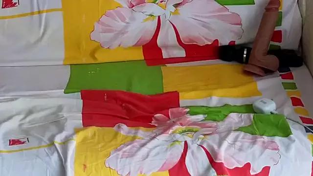 Alyonushkadarling on StripChat