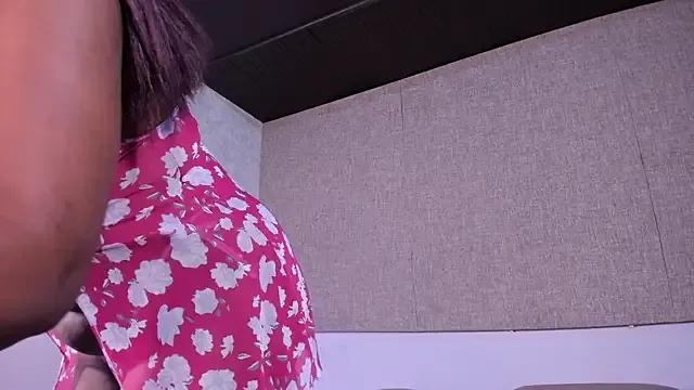 amirah_ebony on StripChat