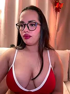 andra_rose on StripChat