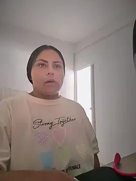 Angie_e on StripChat