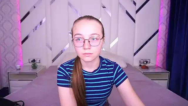 ArrinaWairr on StripChat