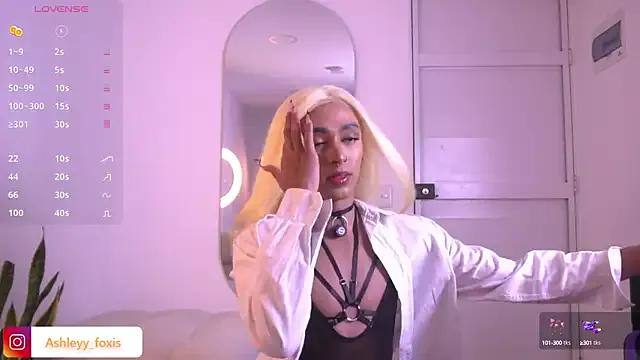 Ashleey_Fox on StripChat