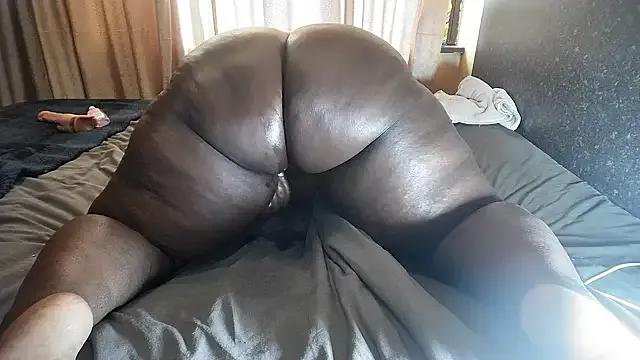 ASSQUEEN37Xx on StripChat