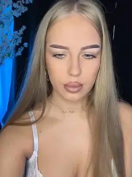 AubrieleRouj1 on StripChat