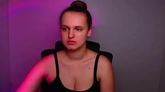 Aurora_White on StripChat