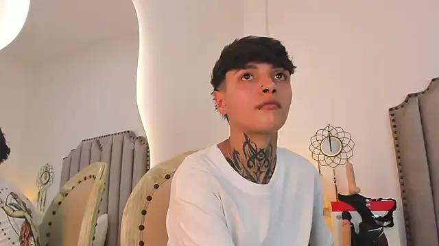 b3k_afrodict on StripChat