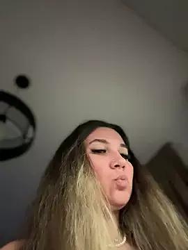 Freechat babyyboomm on StripChat