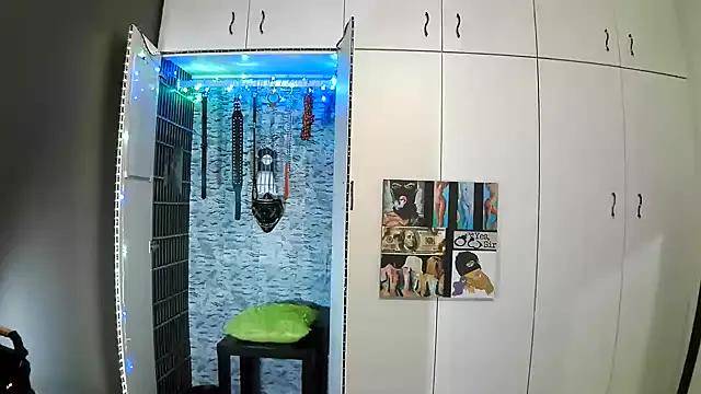 Freechat BaDSubMiss on StripChat