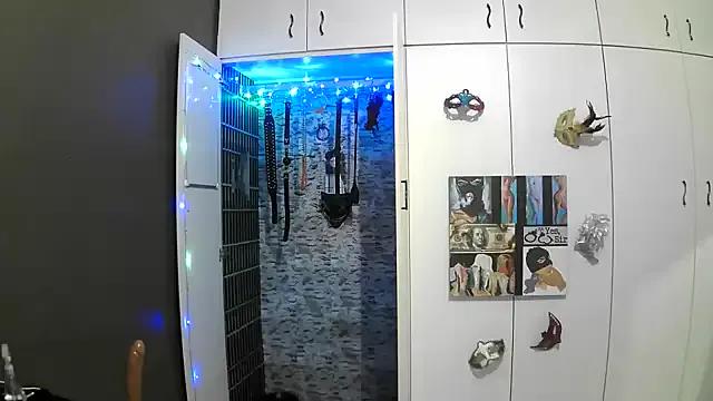 Freechat BaDSubMiss on StripChat