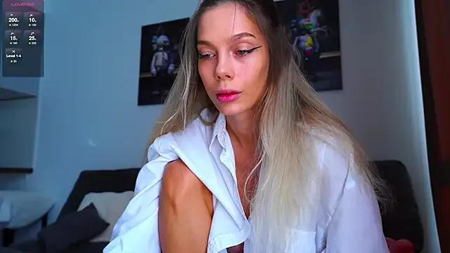 blackbunny_23 on StripChat