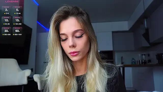 blackbunny_23 on StripChat