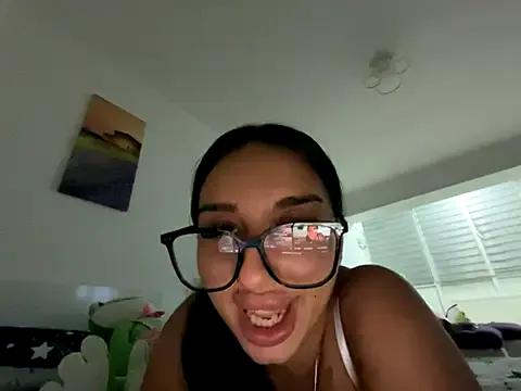 BlueEyes_BB on StripChat