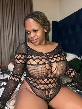 Boneca25 on StripChat