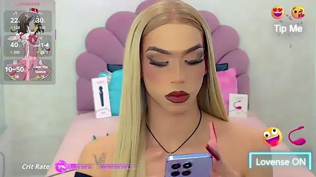 briana_sex32 on StripChat