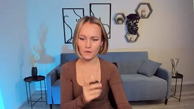 BritnieCute on StripChat