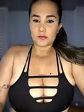 Busty_divorced_mom on StripChat
