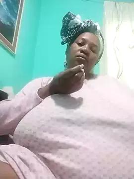 Bustyslave48 on StripChat