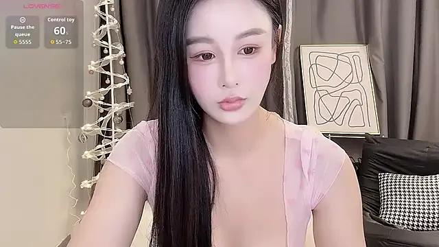 camille-w on StripChat