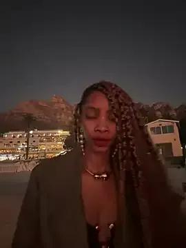 CANDY_LICIOUS on StripChat