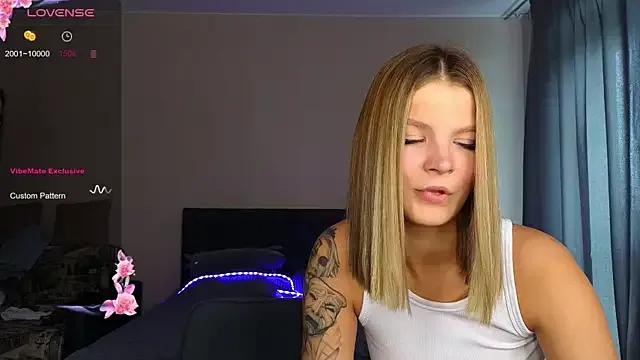 Caroline__Brown on StripChat