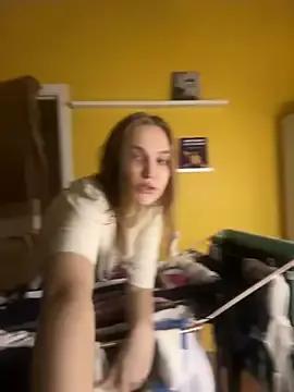 Freechat CarolineLovers on StripChat