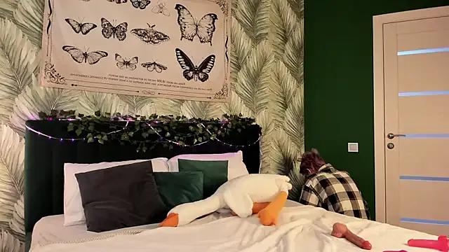 CarolineRichter — lick lips close to cam+eyes with you