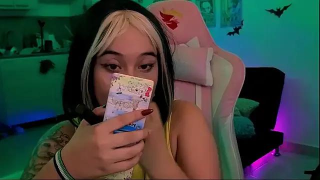 Celeste_Bauman on StripChat