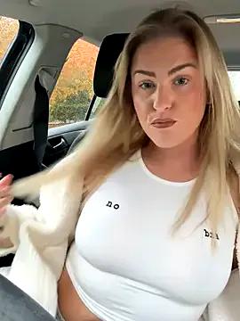 Charleigh_xx on StripChat