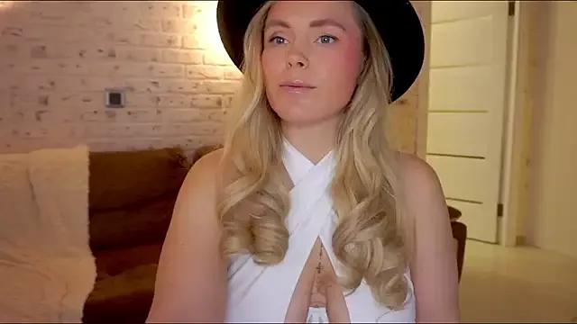 Charming_Daphny on StripChat