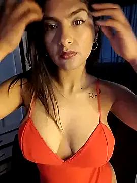 chicachocolate01 on StripChat