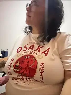 CinnamonCookiez on StripChat