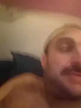 CloudyMuscleBeefy on StripChat