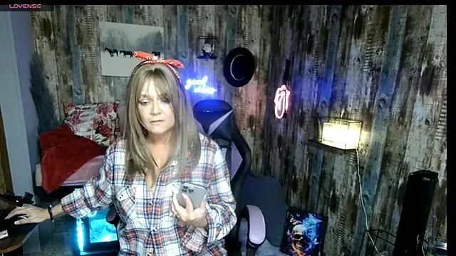 StripChat cowgirlc is Freechat cowgirlc — Tits out for 15+ minutes