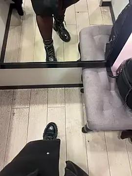 Freechat CrazzyChicks on StripChat