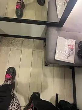 Freechat CrazzyChicks on StripChat