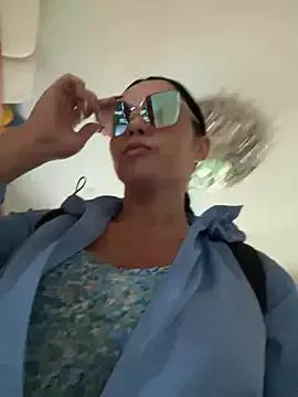 Freechat CrazzyChicks on StripChat