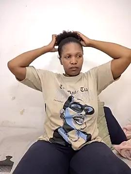 Curvy_sluty on StripChat