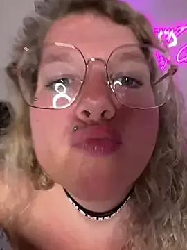 Freechat CurvyAnonymousGirl89 on StripChat