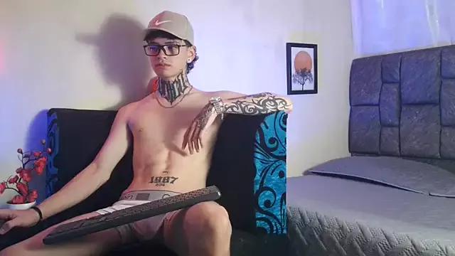 Dan_brownn on StripChat