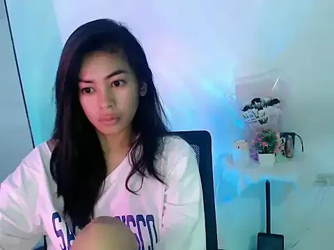 daretolovemee_18 on StripChat